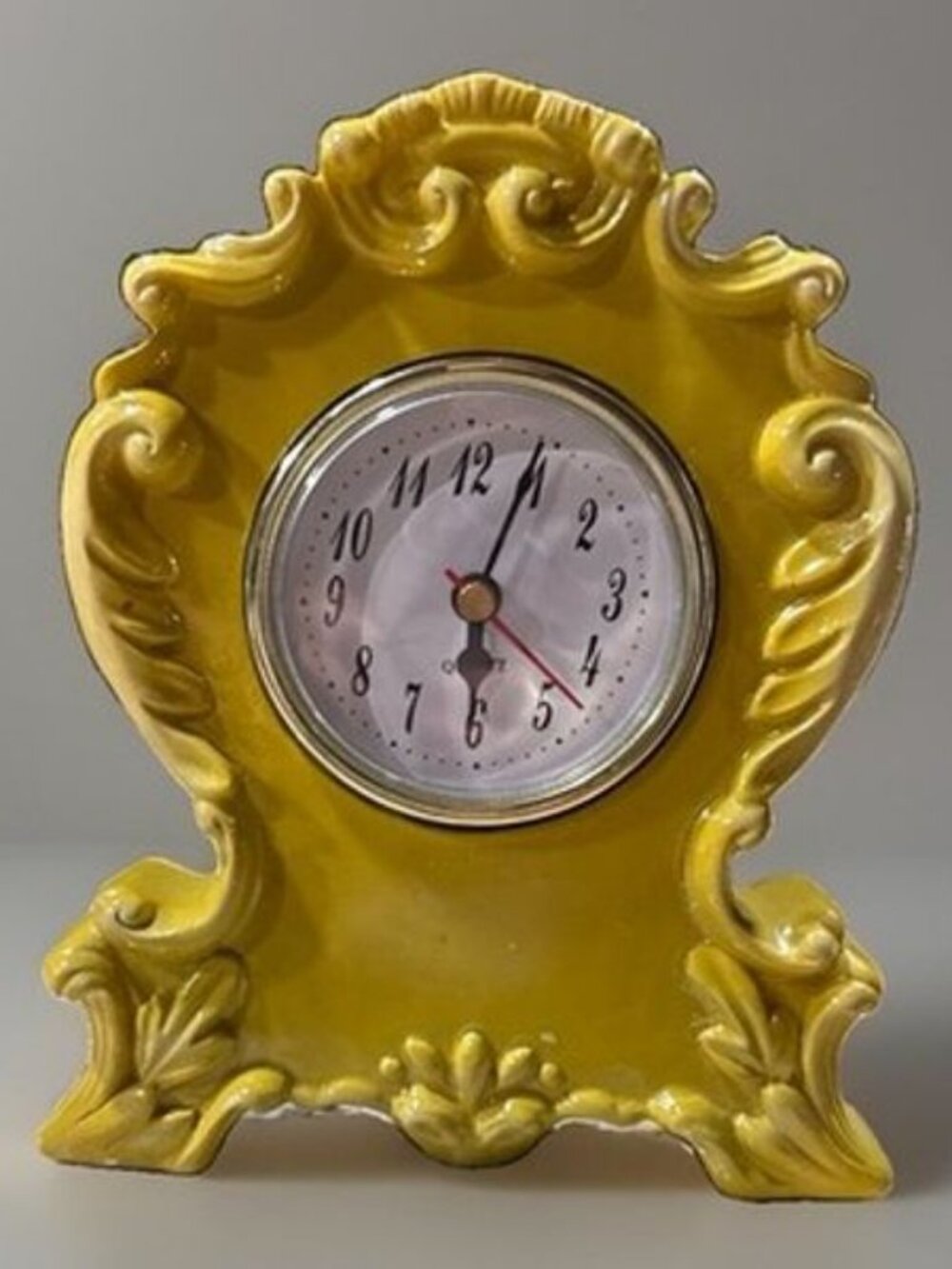 VTG Rococo Victorian Style Mantel Clock Battery Operated Yellow Ceramic WORKS